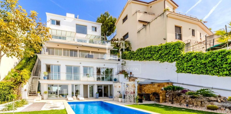 Villa in Sitges, Barcelona, Spain 5 bedrooms, 448 sq.m. No. 164886