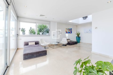 Villa for sale in Sitges, Barcelona, Spain 5 bedrooms, 448 sq.m. No. 164886 - photo 22