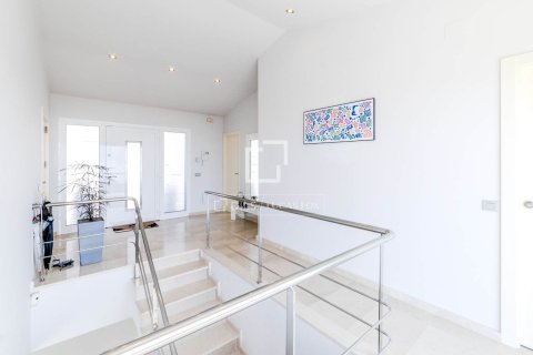 Villa for sale in Sitges, Barcelona, Spain 5 bedrooms, 448 sq.m. No. 164886 - photo 8
