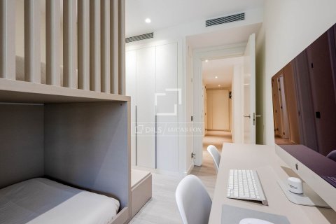 Продажа квартиры в Эсплугес-де-Льобрегат, Барселона, Испания 3 спальни, 120м2 №164882 - фото 27