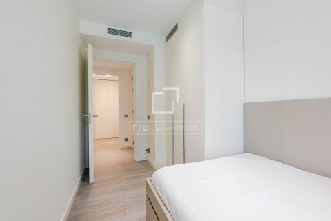 Продажа квартиры в Эсплугес-де-Льобрегат, Барселона, Испания 3 спальни, 120м2 №164882 - фото 30