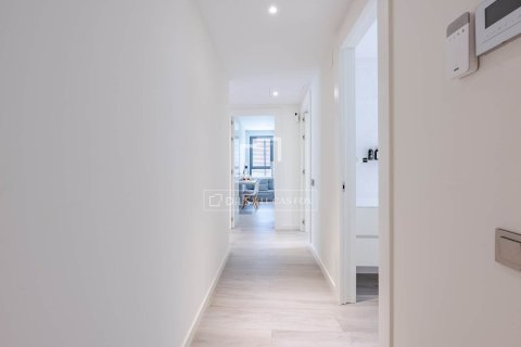 Продажа квартиры в Эсплугес-де-Льобрегат, Барселона, Испания 3 спальни, 120м2 №164882 - фото 16