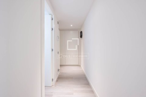 Продажа квартиры в Эсплугес-де-Льобрегат, Барселона, Испания 3 спальни, 120м2 №164882 - фото 24