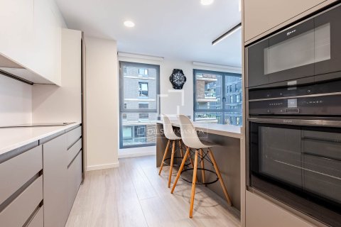 Продажа квартиры в Эсплугес-де-Льобрегат, Барселона, Испания 3 спальни, 120м2 №164882 - фото 13