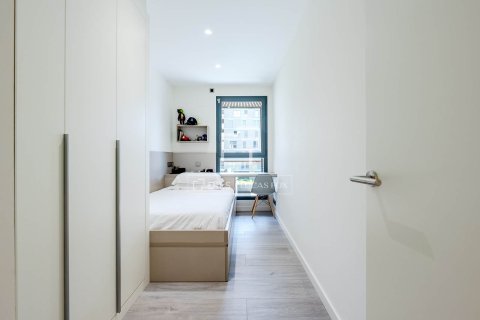 Продажа квартиры в Эсплугес-де-Льобрегат, Барселона, Испания 3 спальни, 120м2 №164882 - фото 28