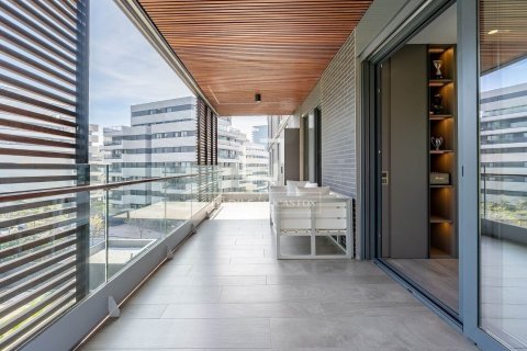 Продажа квартиры в Эсплугес-де-Льобрегат, Барселона, Испания 3 спальни, 120м2 №164882 - фото 2