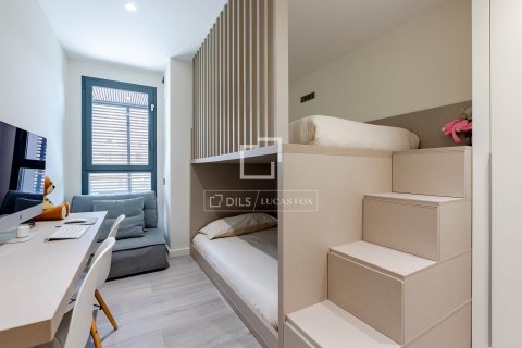 Продажа квартиры в Эсплугес-де-Льобрегат, Барселона, Испания 3 спальни, 120м2 №164882 - фото 25