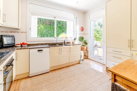 Villa for sale in Sitges, Barcelona, Spain 4 bedrooms, 254 sq.m. No. 164885 - photo 10