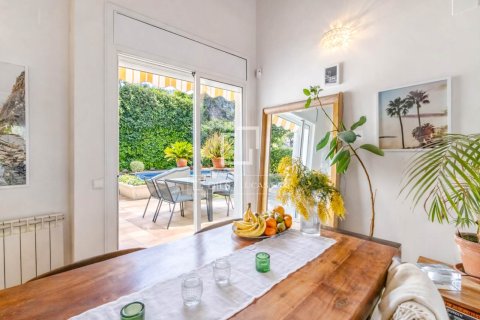 Villa for sale in Sitges, Barcelona, Spain 4 bedrooms, 254 sq.m. No. 164885 - photo 4