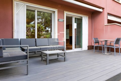 Villa for sale in Alella, Barcelona, Spain 3 bedrooms, 267 sq.m. No. 164884 - photo 8