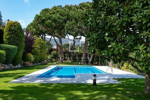 Villa for sale in Alella, Barcelona, Spain 3 bedrooms, 267 sq.m. No. 164884 - photo 2