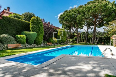 Villa for sale in Alella, Barcelona, Spain 3 bedrooms, 267 sq.m. No. 164884 - photo 6