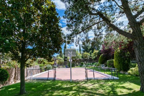 Villa for sale in Alella, Barcelona, Spain 3 bedrooms, 267 sq.m. No. 164884 - photo 27