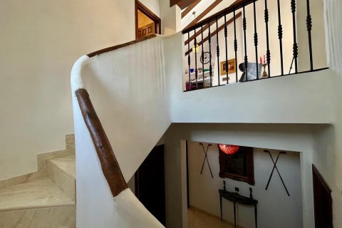Villa till salu Alicante, Spanien 4 sovrum, 184 kvm. Nr. 139453 - foto 23