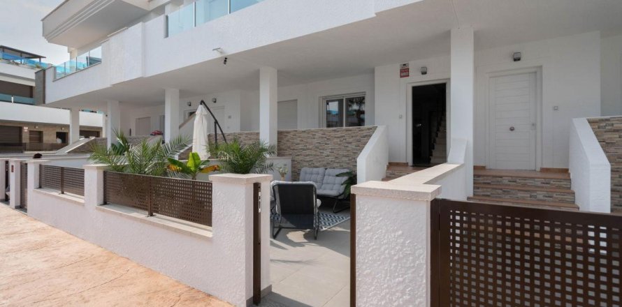 Radhus Torrevieja, Alicante, Spanien 3 sovrum, 115 kvm. Nr. 139452