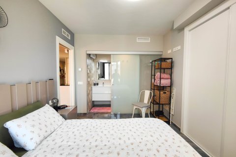 Продажа квартиры в Аликанте, Испания 2 спальни, 71м2 №151825 - фото 25