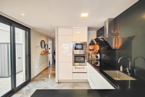 Продажа квартиры в Аликанте, Испания 2 спальни, 71м2 №151825 - фото 17