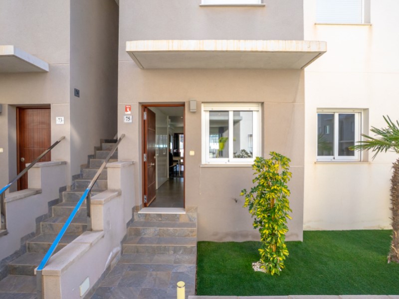 Apartment in Torrevieja, Alicante, Spain 2 bedrooms,  No. 151827