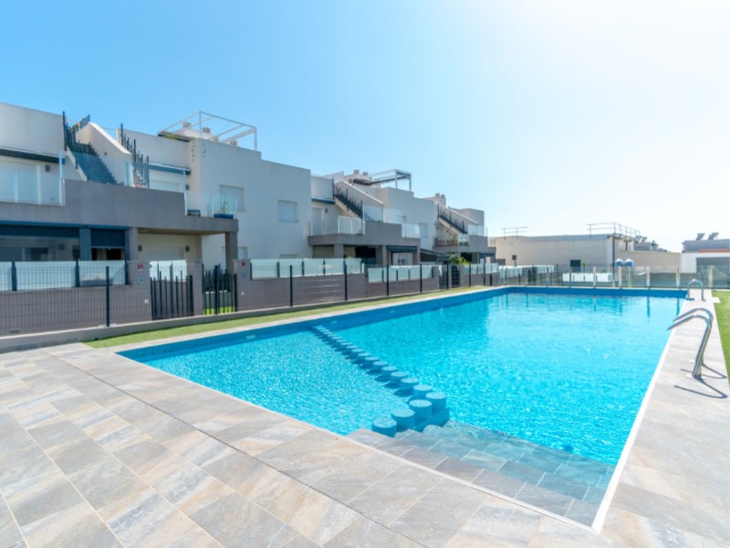 Apartment in Torrevieja, Alicante, Spain 2 bedrooms,  No. 151827