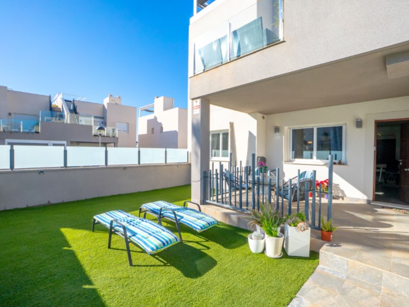Apartment in Torrevieja, Alicante, Spain 2 bedrooms,  No. 151827