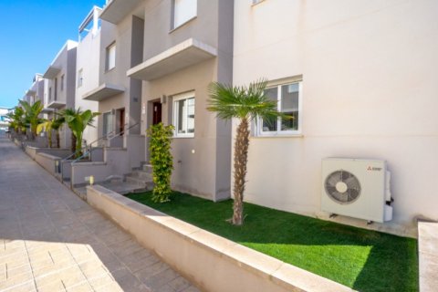 Apartament w Torrevieja, Alicante, Hiszpania 2 sypialnie,  nr 151827 – zdjęcie 21