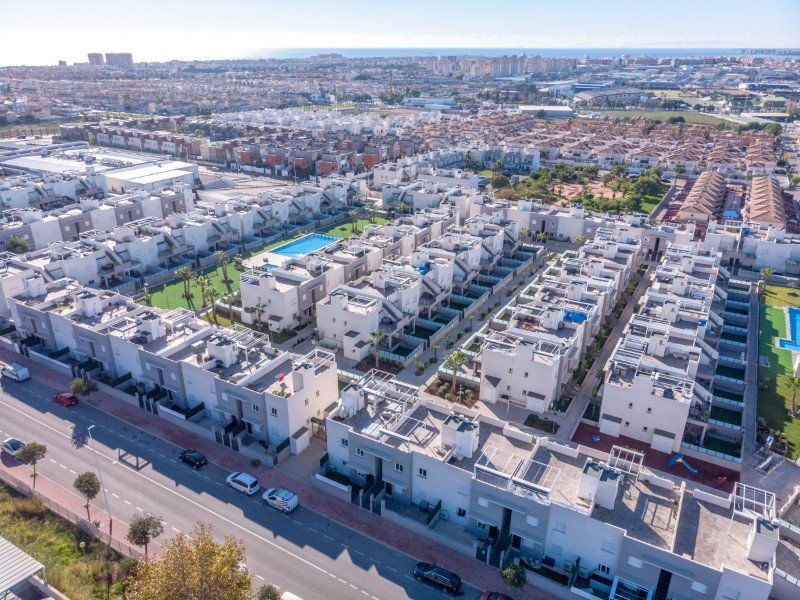 Apartment in Torrevieja, Alicante, Spain 2 bedrooms,  No. 151827
