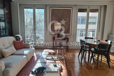 Apartment à Madrid, Espagne 3 chambres, 115 m2 No. 179055
