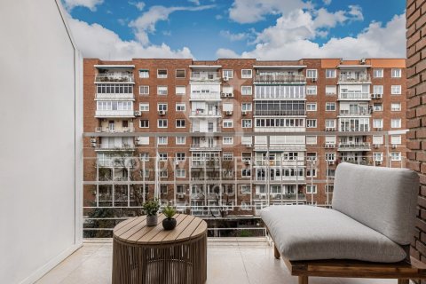 Apartment à Madrid, Espagne 3 chambres, 103 m2 No. 179057