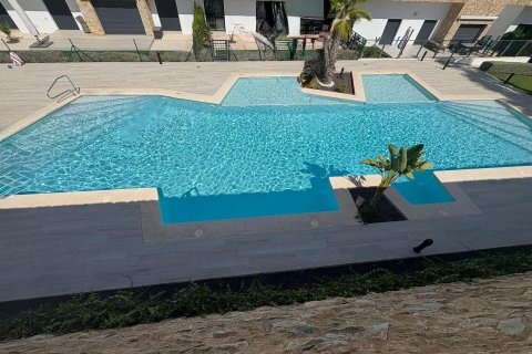 Lägenhet till salu i Torrevieja, Alicante, Spanien 2 sovrum, 84 kvm. Nr. 142874 - foto 3