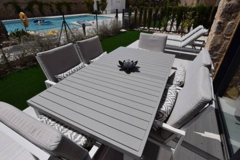 Lägenhet till salu i Torrevieja, Alicante, Spanien 2 sovrum, 84 kvm. Nr. 142874 - foto 4