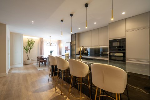 Продажа квартиры в Мадрид, Испания 3 спальни, 235м2 №142873 - фото 16