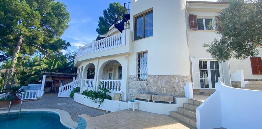 Villa in Santa Ponsa, Mallorca, Spain 4 bedrooms, 352 sq.m. No. 149932