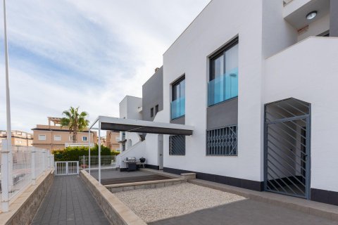 Bungalow for sale in Los Balcones, Alicante, Spain 2 bedrooms,  No. 140545 - photo 3