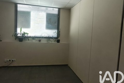 Komerciāls īpašums Madrid, Spānijā 4 istabas, 86 m2 Nr. 188491