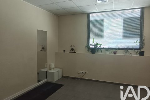 Komerciāls īpašums īrēšanai Madrid, Spānijā 4 istabas, 86 m2 Nr. 188491 - attēls 9