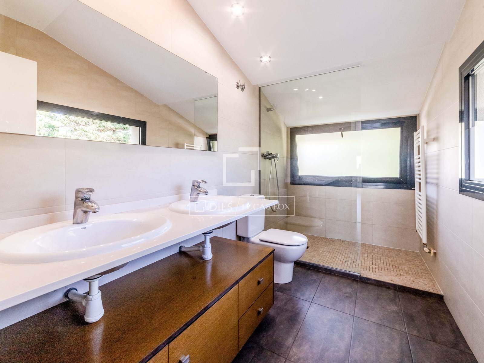 Huvila Sitges, Barcelona, Espanja 4 makuuhuonetta, 217 m2 No. 150365