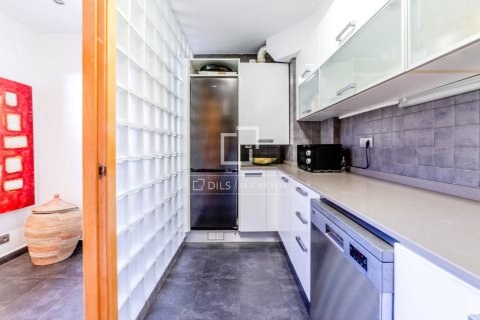 Villa for sale in Sitges, Barcelona, Spain 4 bedrooms, 217 sq.m. No. 150365 - photo 12