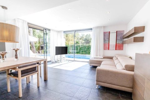 Villa for sale in Sitges, Barcelona, Spain 4 bedrooms, 217 sq.m. No. 150365 - photo 7