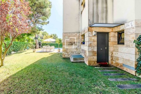 Villa for sale in Sitges, Barcelona, Spain 4 bedrooms, 217 sq.m. No. 150365 - photo 28