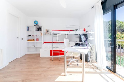 Villa for sale in Sitges, Barcelona, Spain 4 bedrooms, 217 sq.m. No. 150365 - photo 20