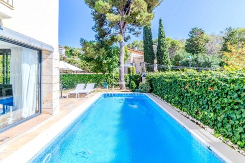 Villa in Sitges, Barcelona, Spain 4 bedrooms, 217 sq.m. No. 150365