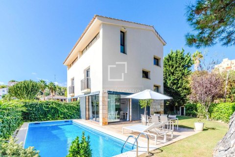 Villa for sale in Sitges, Barcelona, Spain 4 bedrooms, 217 sq.m. No. 150365 - photo 2