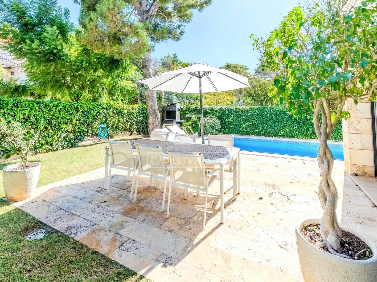 Huvila Sitges, Barcelona, Espanja 4 makuuhuonetta, 217 m2 No. 150365