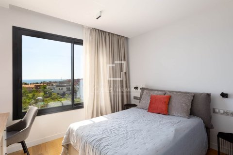 Villa for sale in Montgat, Barcelona, Spain 6 bedrooms, 355 sq.m. No. 150367 - photo 20