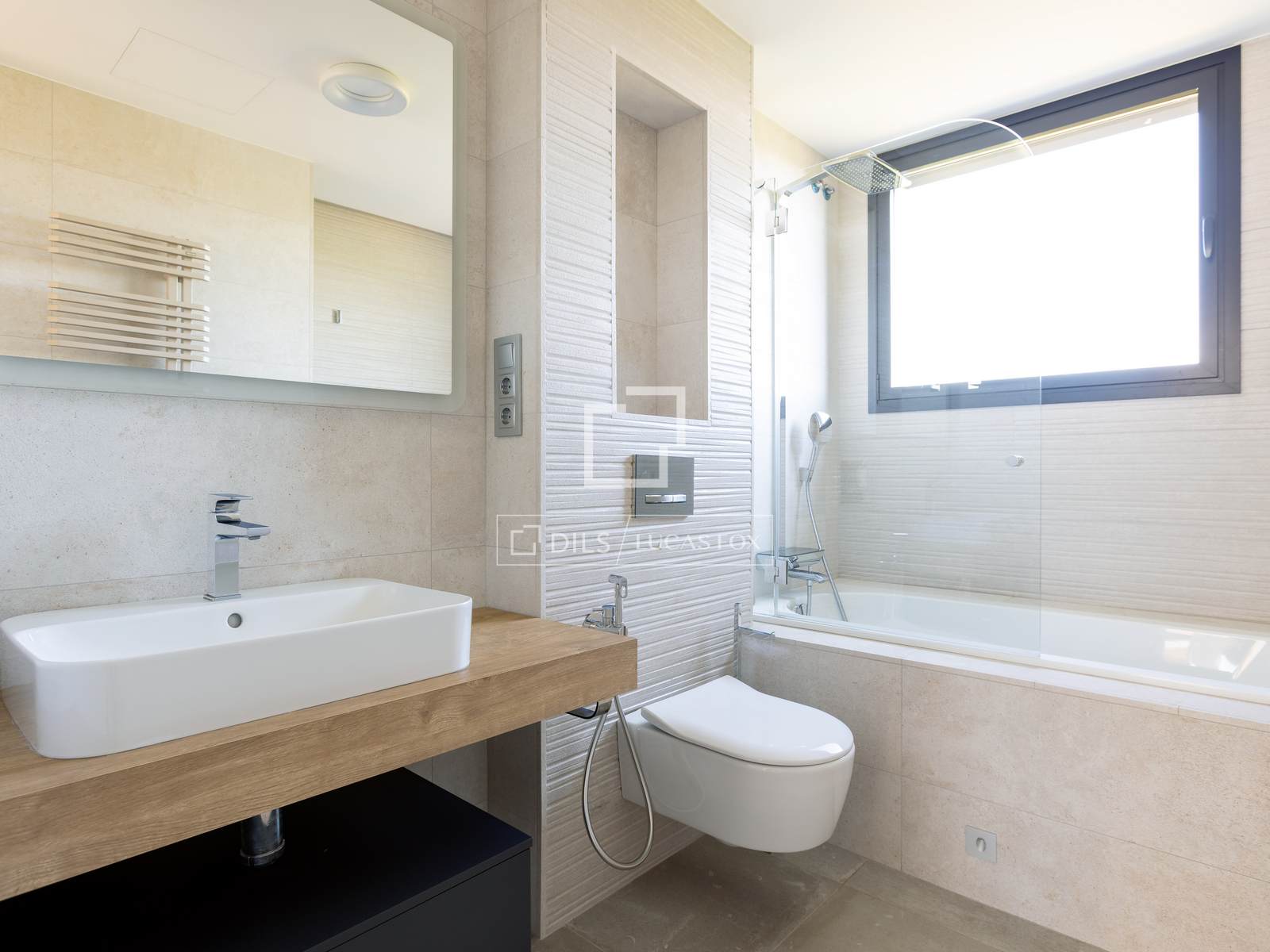 Villa a Montgat, Barcelona, Spagna 6 camere da letto, 355 mq. N° 150367