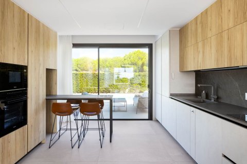 Villa for sale in Montgat, Barcelona, Spain 6 bedrooms, 355 sq.m. No. 150367 - photo 9