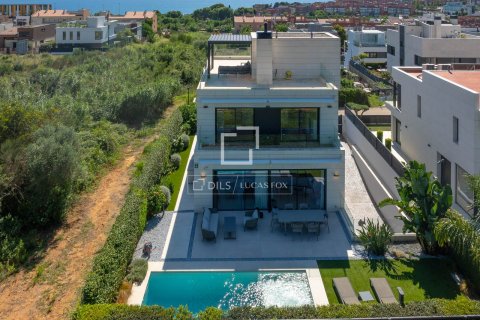 Villa in Montgat, Barcelona, Spain 6 bedrooms, 355 sq.m. No. 150367