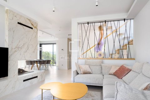 Villa for sale in Montgat, Barcelona, Spain 6 bedrooms, 355 sq.m. No. 150367 - photo 7