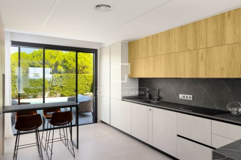 Villa for sale in Montgat, Barcelona, Spain 6 bedrooms, 355 sq.m. No. 150367 - photo 10