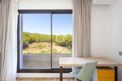 Villa for sale in Montgat, Barcelona, Spain 6 bedrooms, 355 sq.m. No. 150367 - photo 16
